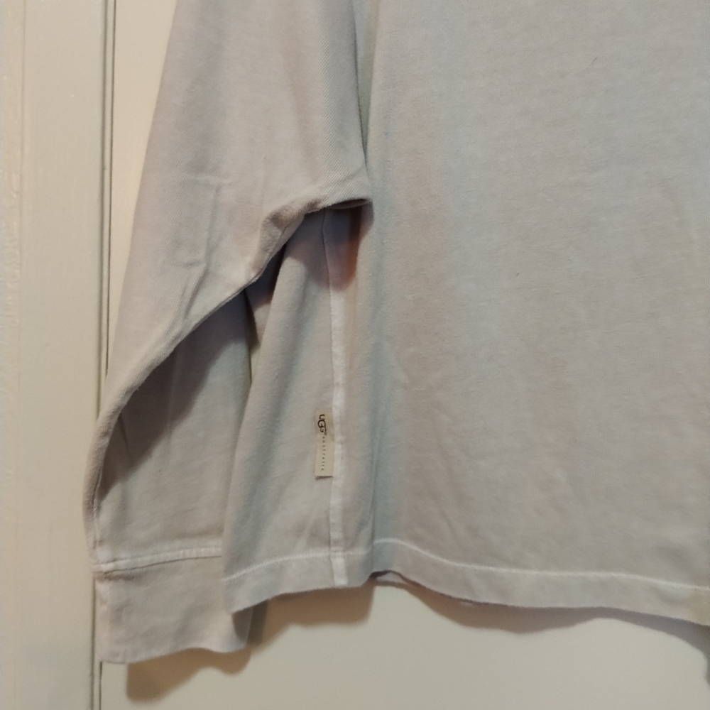 💙UGG Open Back Shirt (med only)💙 - Picture 8 of 11